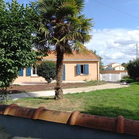 Nantes Aeroport 2-5 Couchages-parking-jardin