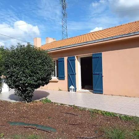 Nantes Aeroport 2-5 Couchages-parking-jardin Bouguenais
