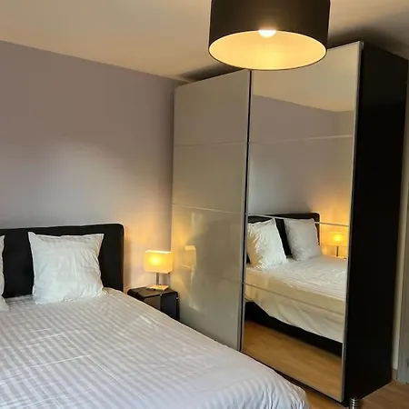 Nantes Aeroport 2-5 Couchages-parking-jardin * Bouguenais
