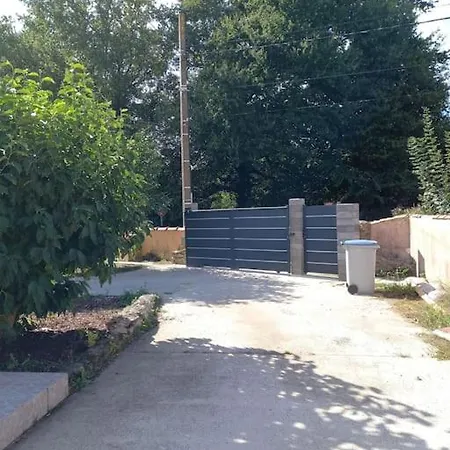 Nantes Aeroport 2-5 Couchages-parking-jardin *
