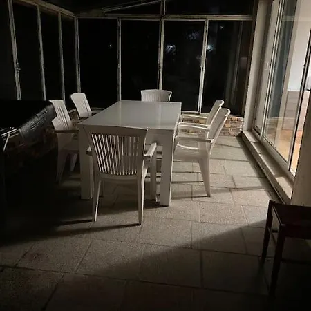 Nantes Aeroport 2-5 Couchages-parking-jardin *