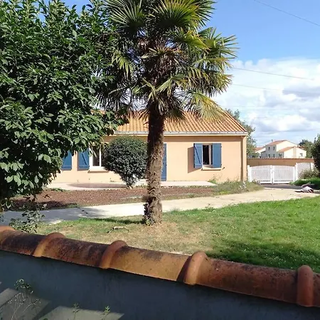 Nantes Aeroport 2-5 Couchages-parking-jardin * Bouguenais