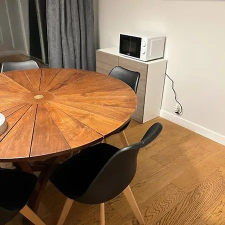 Nantes Aeroport 2-5 Couchages-parking-jardin